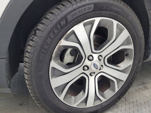 Used 2019 Ford Explorer Limited w/ Limited Luxury Package image 31