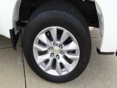 Used 2021 Chevrolet Silverado 1500 Custom w/ LPO, Dark Essentials Package image 10