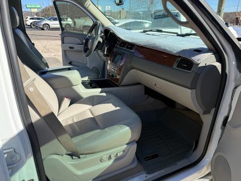 Used 2007 Chevrolet Suburban 2500 LT image 16