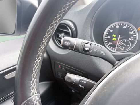 Used 2018 Mercedes-Benz Metris Passenger image 61