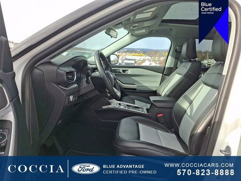 Certified 2022 Ford Explorer XLT w/ Equipment Group 202A image 14
