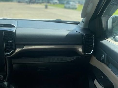 Used 2025 Ford Ranger Lariat w/ Trailer Tow Package RWD image 19