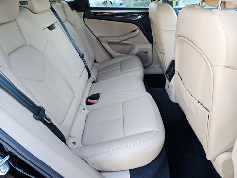 Certified 2023 Porsche Macan S AWD/4WD image 19
