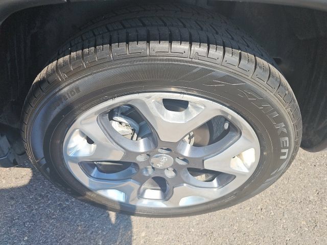 Used 2019 Jeep Compass Limited FWD image 20