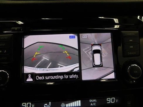 Used 2019 Nissan Rogue SL w/ Premium Package image 34