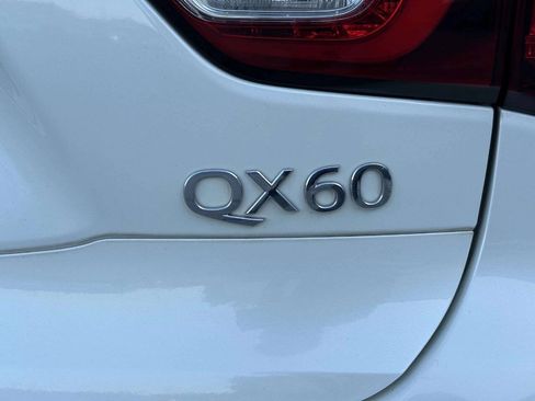 Used 2017 INFINITI QX60 Luxe w/ Deluxe Technology Package AWD/4WD image 37