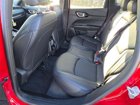 New 2026 Jeep Compass Latitude image 20