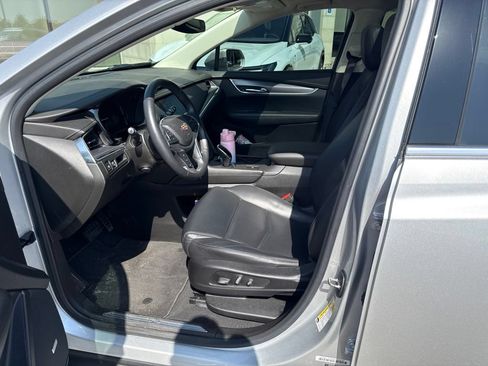 Used 2018 Cadillac XT5 Luxury w/ Driver Awareness Package FWD image 13
