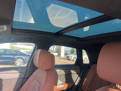 Used 2023 Audi Q3 2.0T Premium w/ Convenience Package image 12