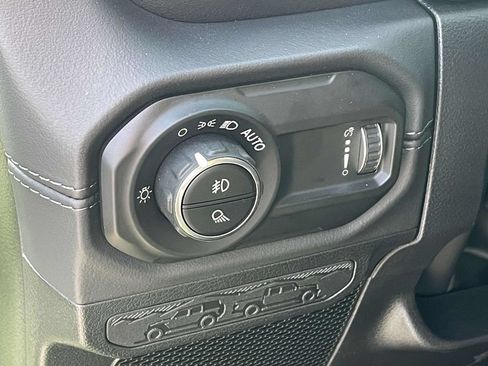 New 2025 Jeep Gladiator Sport w/ Premium Package AWD/4WD image 27