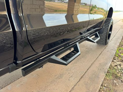 Used 2022 Chevrolet Silverado 1500 LT w/ Z71 Off-Road Package AWD/4WD image 21