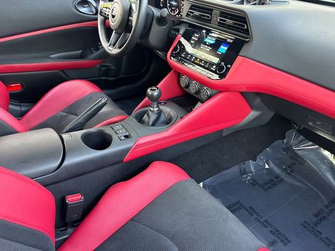 Used 2024 Nissan Z Performance w/ Floor Mat Package image 29