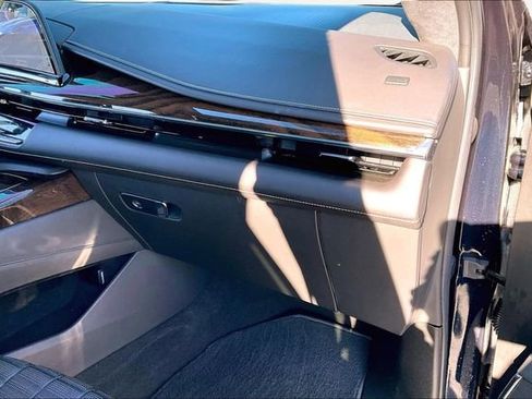 Used 2022 Cadillac Escalade Premium Luxury Platinum image 19