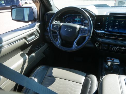 Used 2022 Chevrolet Silverado 1500 ZR2 w/ Technology Package AWD/4WD image 9