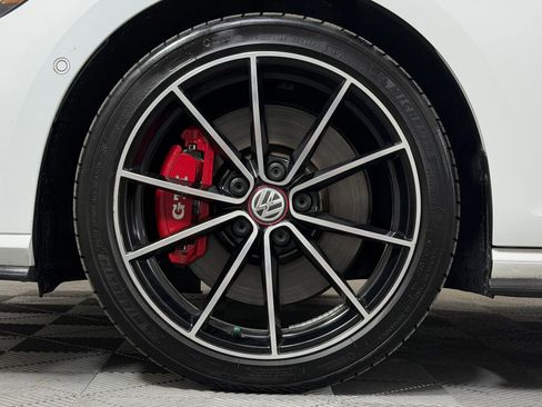 Used 2021 Volkswagen GTI Autobahn image 11