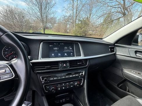 Used 2019 Kia Optima S w/ S Panoramic Sunroof Package FWD image 11