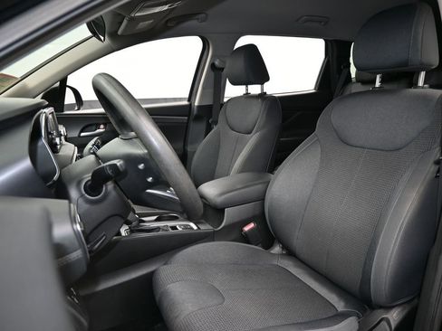 Used 2019 Hyundai Santa Fe SE w/ Cargo Package image 10