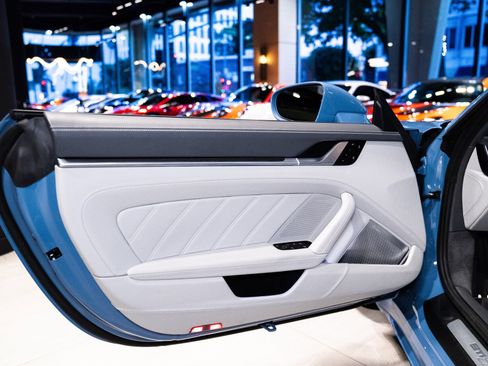 Used 2025 Porsche 911 Turbo S image 25