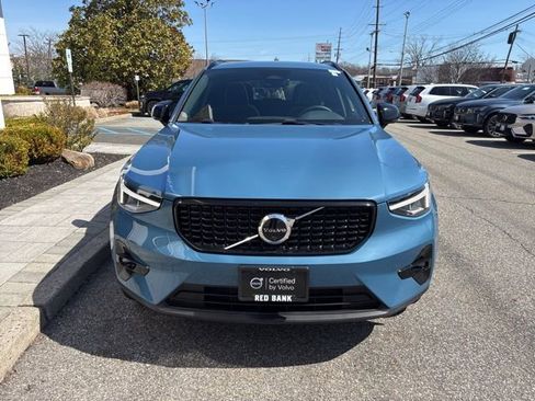 Used 2025 Volvo XC40 B5 Plus AWD/4WD image 8