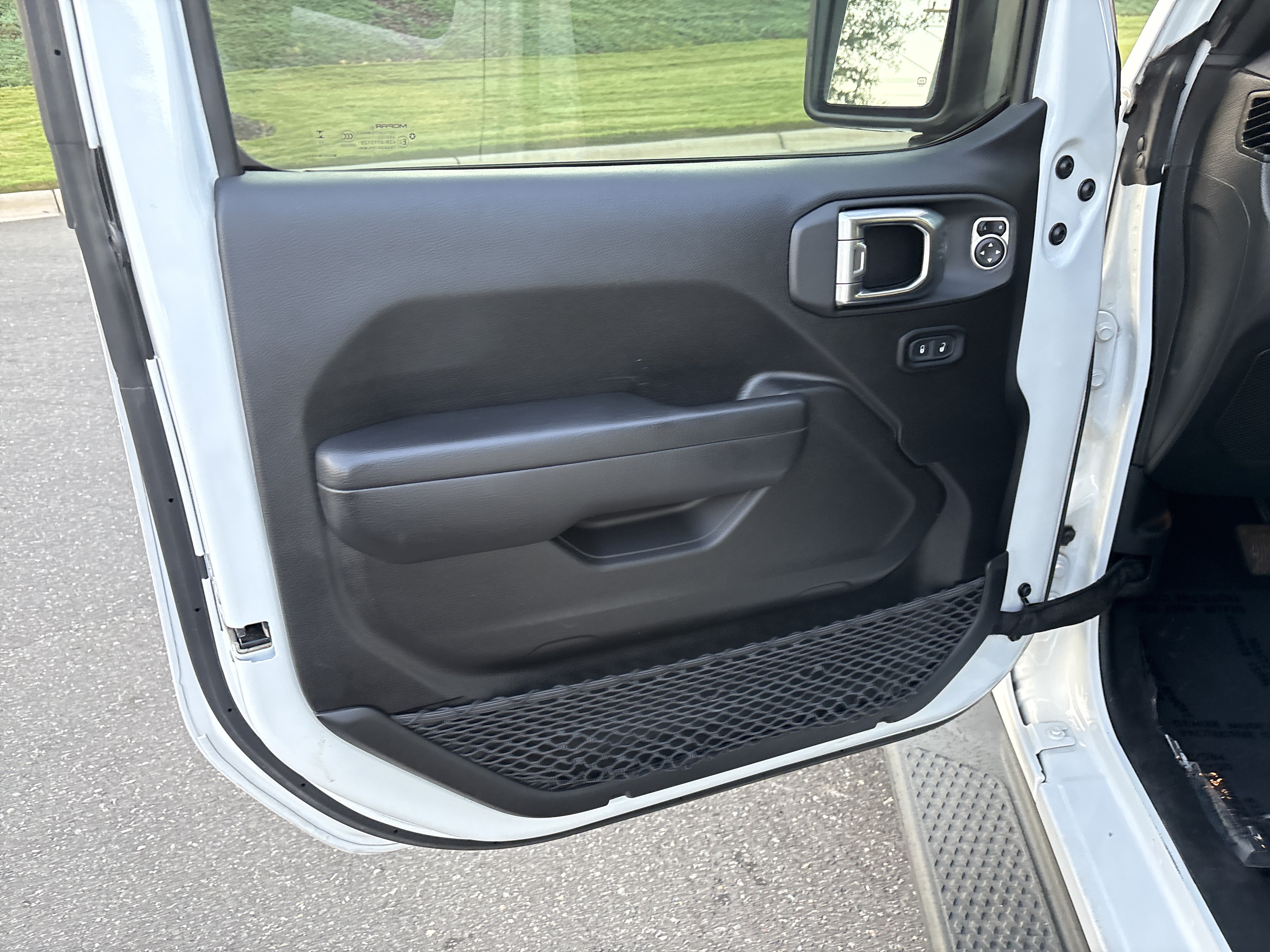 Used 2023 Jeep Gladiator Sport AWD/4WD image 15