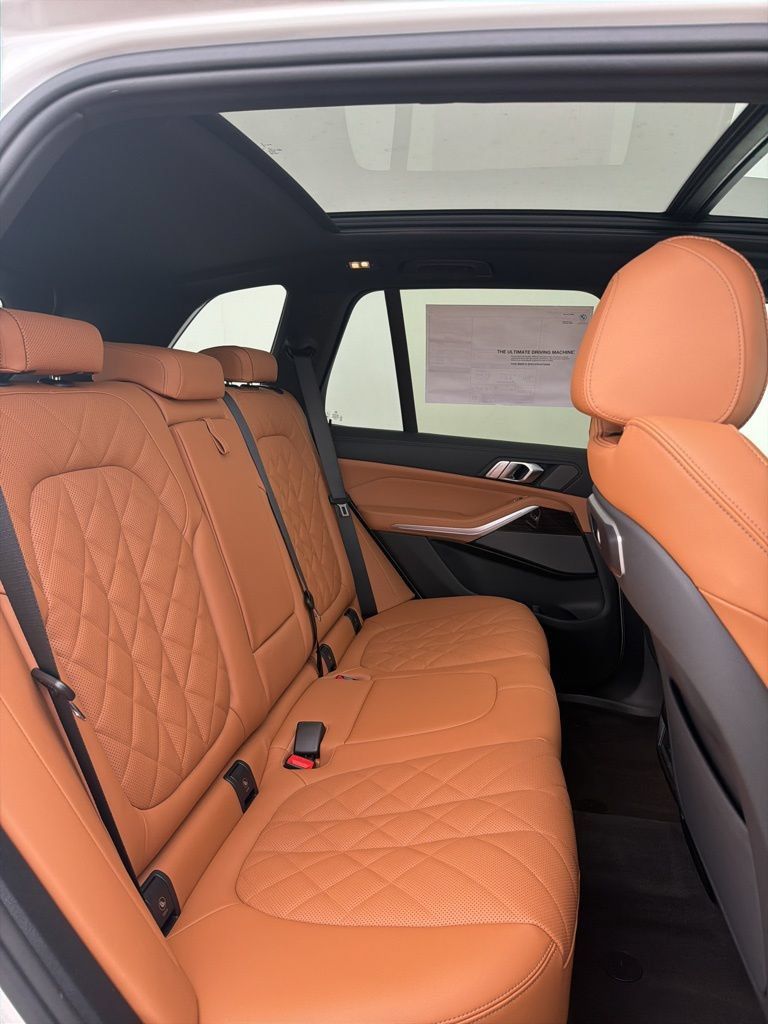 New 2026 BMW X7 M60i AWD/4WD image 65
