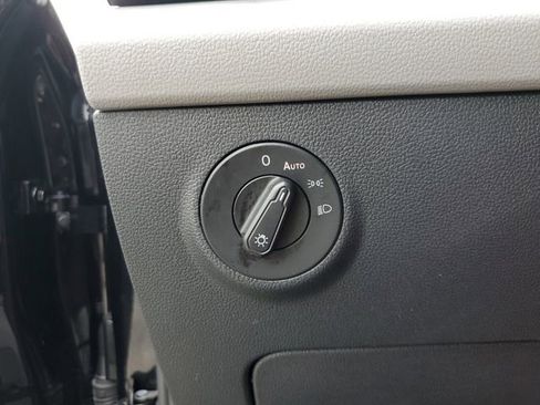 Certified 2024 Volkswagen Taos S FWD image 28