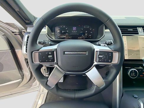 New 2026 Land Rover Discovery Limited Edition AWD/4WD image 41