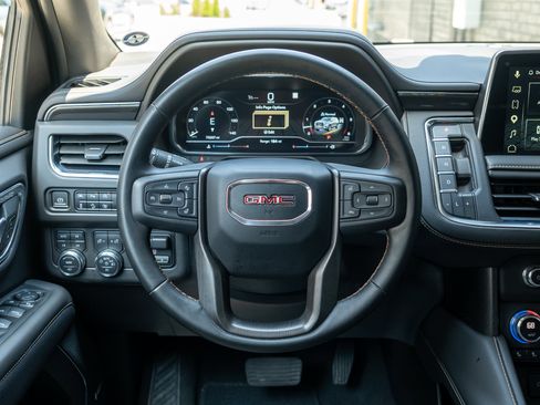 Used 2023 GMC Yukon AT4 w/ AT4 Premium Plus Package AWD/4WD image 17