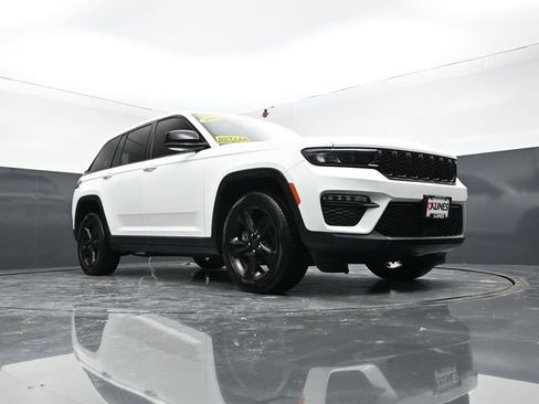 Used 2023 Jeep Grand Cherokee Limited AWD/4WD image 40