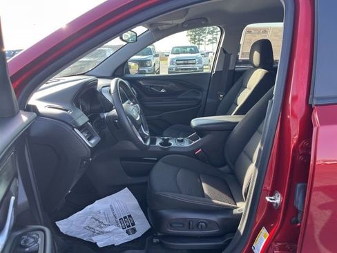 Used 2024 GMC Terrain SLE w/ Driver Convenience Package image 10