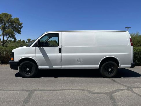 Used 2013 Chevrolet Express 1500 w/ Power Package image 2