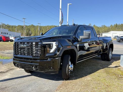 New 2026 GMC Sierra 3500 Denali Ultimate AWD/4WD image 2