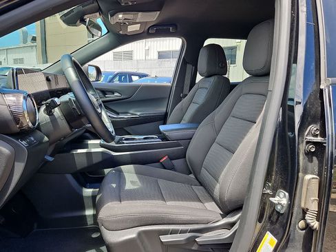 Certified 2025 Chevrolet Equinox LT FWD image 25