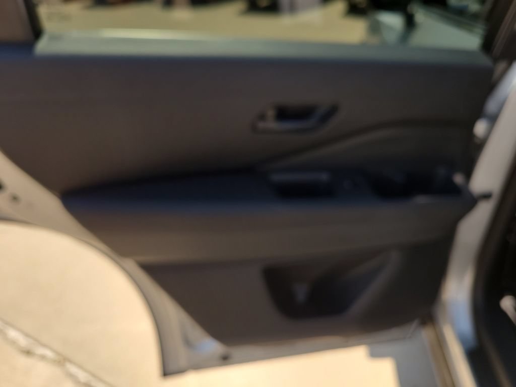 Certified 2025 Nissan Pathfinder S FWD image 13