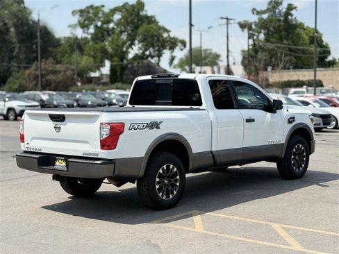 Used 2017 Nissan Titan PRO-4X AWD/4WD image 7