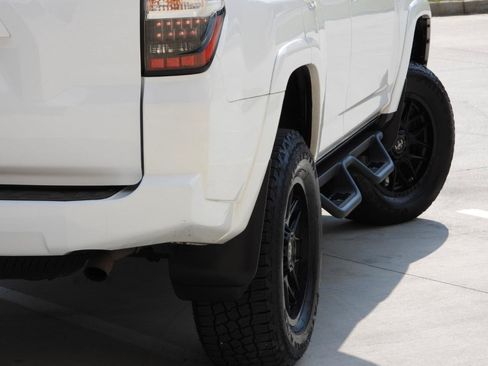 Used 2021 Toyota 4Runner SR5 AWD/4WD image 14