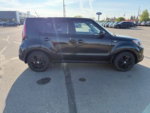 Used 2014 Kia Soul FWD image 11