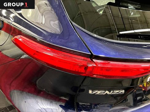 Certified 2021 Toyota Venza LE image 28