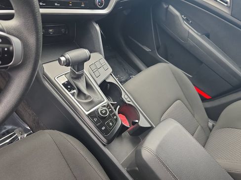 Used 2025 Kia Sportage LX FWD image 21