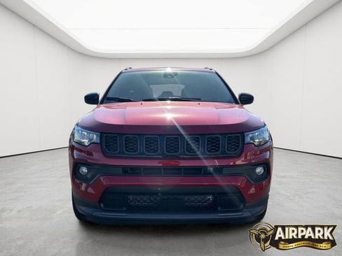 New 2026 Jeep Compass Latitude image 9