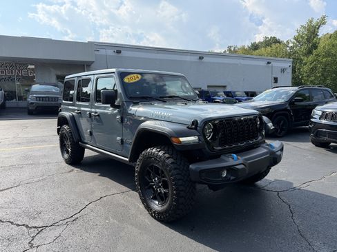Used 2024 Jeep Wrangler Unlimited AWD/4WD image 7