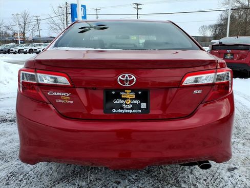 Used 2014 Toyota Camry L image 10