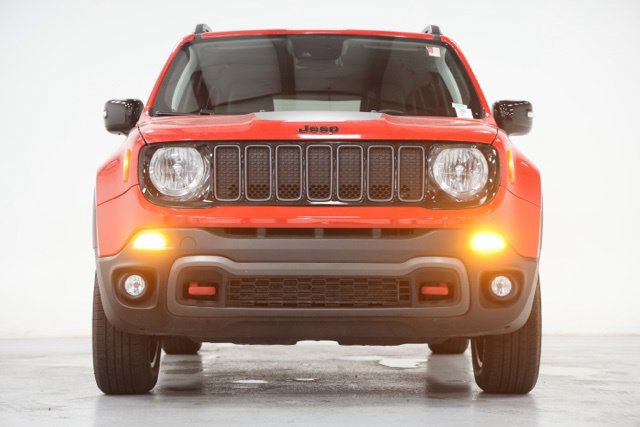 Used 2023 Jeep Renegade Trailhawk w/ Trailhawk Elite Group AWD/4WD image 2