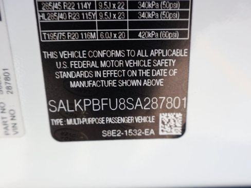 Used 2025 Land Rover Range Rover Long Wheelbase SE AWD/4WD image 38