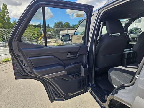 New 2026 Toyota 4Runner SR5 AWD/4WD image 15