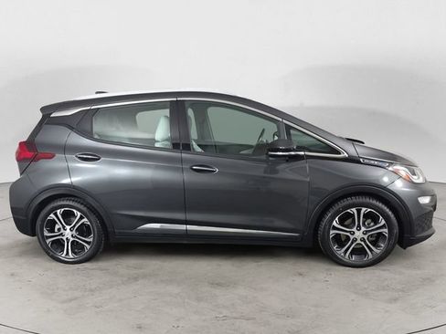 Used 2019 Chevrolet Bolt Premier w/ Infotainment Package FWD image 4