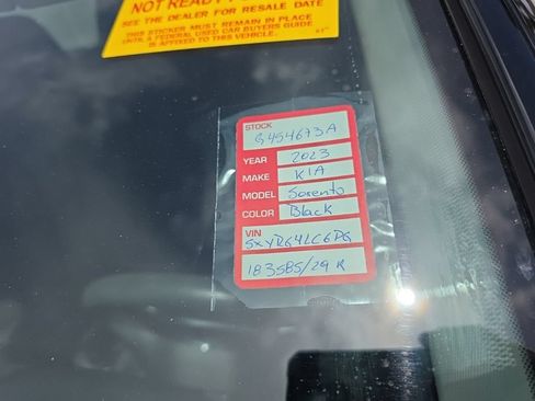 Certified 2023 Kia Sorento LX FWD image 8