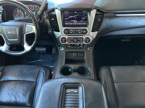 Used 2017 GMC Yukon SLT image 14