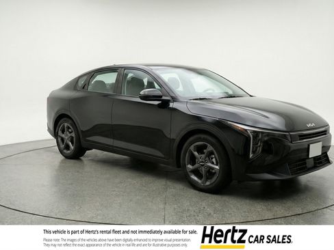 Used 2025 Kia K4 LXS image 1
