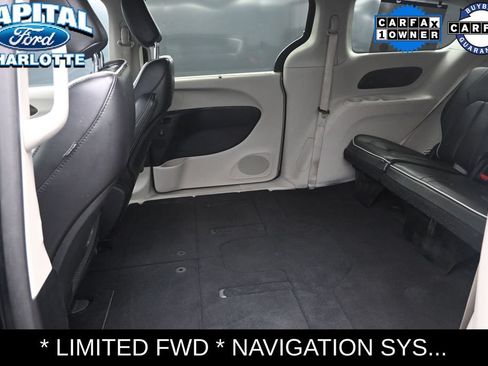 Used 2024 Chrysler Pacifica Limited FWD image 10